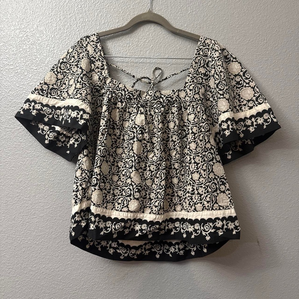 Universal Thread Women's Short Sleeve Tropical Print Blouse